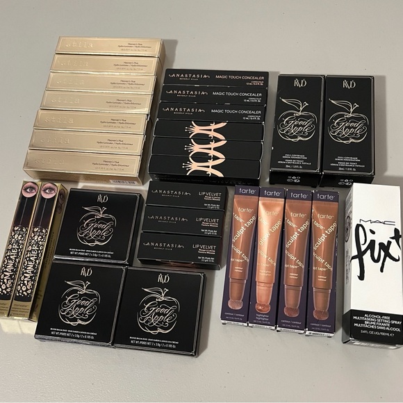 High End Makeup 12 FULL SIZE Products Mystery Bundle - Picture 3 of 8